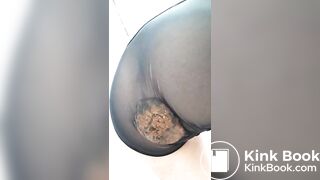 Silvi scheißt brav ins Höschen