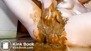 Scatgirl playing with veggie and fisting her pussy