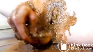 Scatgirl playing with veggie and fisting her pussy