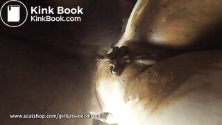 Black leggings and smearing on pussy