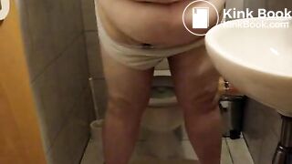 Amateur BBW records farts and poo on toilet