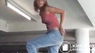 pretty blonde in tight jeans poos