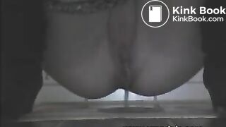 Women Pooping 2