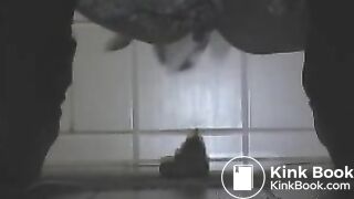 Women Pooping 2