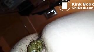Michelle close up turds