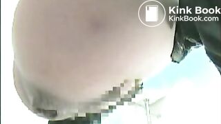 japanese women takes a big  poop with prepoop fart