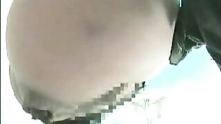 japanese women takes a big  poop with prepoop fart