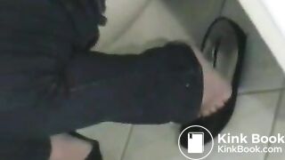 Amber-farting-in-toilet