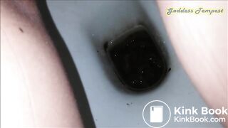 Free Clip Of Goddess Tempest Taking A Shit!