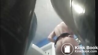 toilet f f f