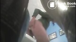 toilet f f f