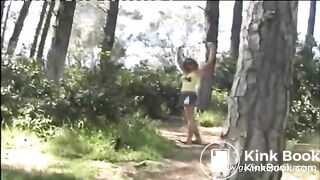girls-pooping