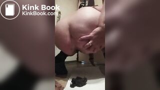 German Hamburg mature shit on the Flor