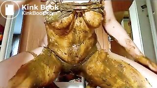 Scat Queens (24)