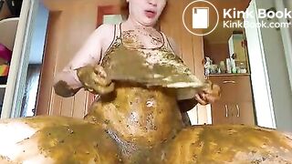 Scat Queens (24)