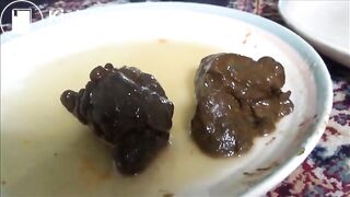 Hot babe shitting a hard one