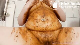 Smearing my warm shit on my body   LucyScat