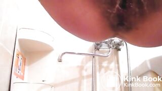 shitting girls (1)