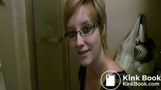 Porcelain Lilith Farting and Pooping (2)