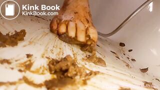 Clean my dirty feet!  LucyScat