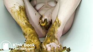 FALD5daj-Insano SUJO SCAT ELA cagando SOZINHA nos  PÉS