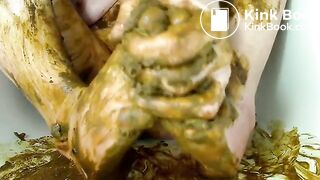 FALD5daj-Insano SUJO SCAT ELA cagando SOZINHA nos  PÉS