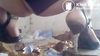 MATURE DIARRHEA SHITTING ON DIRTY TOILET - ThisVidcom