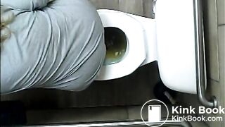 pooping shitting