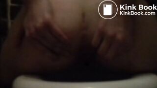 She poop backward then fingers her tight asshole