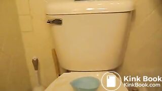 Girls shitting