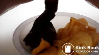 Chips mit Scheisse, Pisse und Sperm