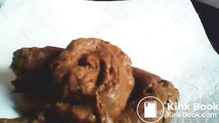 Fat mature lady taking a massive shit