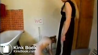 Femmes Latrines - Scene 3