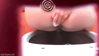 Spycam Shitting Woman