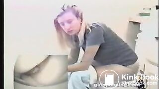 brittany_poops