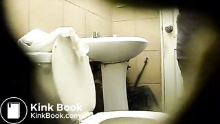 voyeur shitting