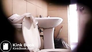voyeur shitting