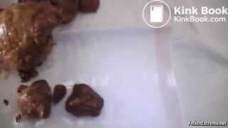 Chubby Blonde Pooping