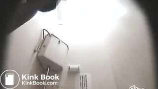 Skye shitting