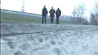 84_tri_telki_srut
