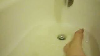 BBW Shits and plays with pussy in bath