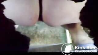 03 Pooping 2
