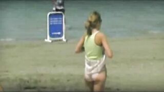 3 girls pooping on ibiza beach