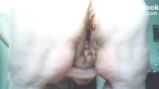 BBW TAKES A SHIT