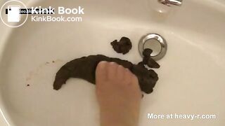 This MILF Take A Monster Shit