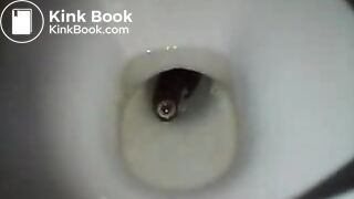 an unknown girl droppin a big one