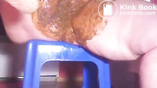 BBW SHIT SMEARS HER PUSSY