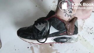 Girl Shitting All Over Her Clothes