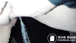 Sie pisst wie ein Pferd