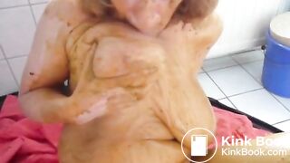 Mature Fat Lady Love Scat Smearing